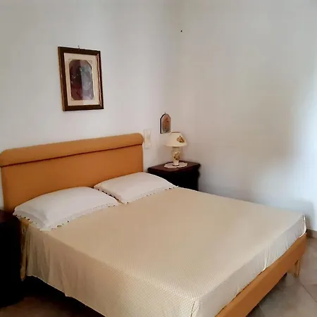 Spacious House In With Shared Pool
