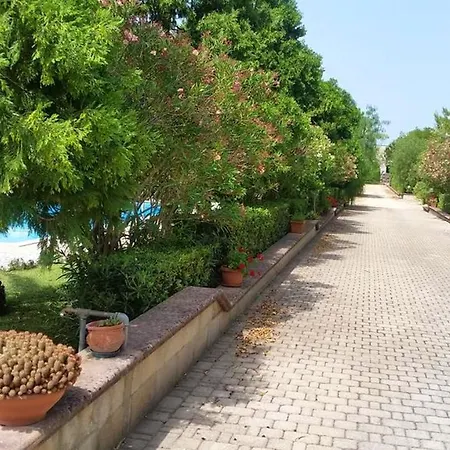 Spacious House In With Shared Pool Holiday home