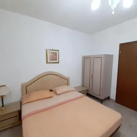 Holiday home Spacious House In With Shared Pool