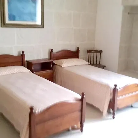 Spacious House In With Shared Pool Holiday home *
